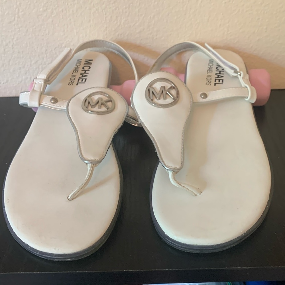 T strap sandals